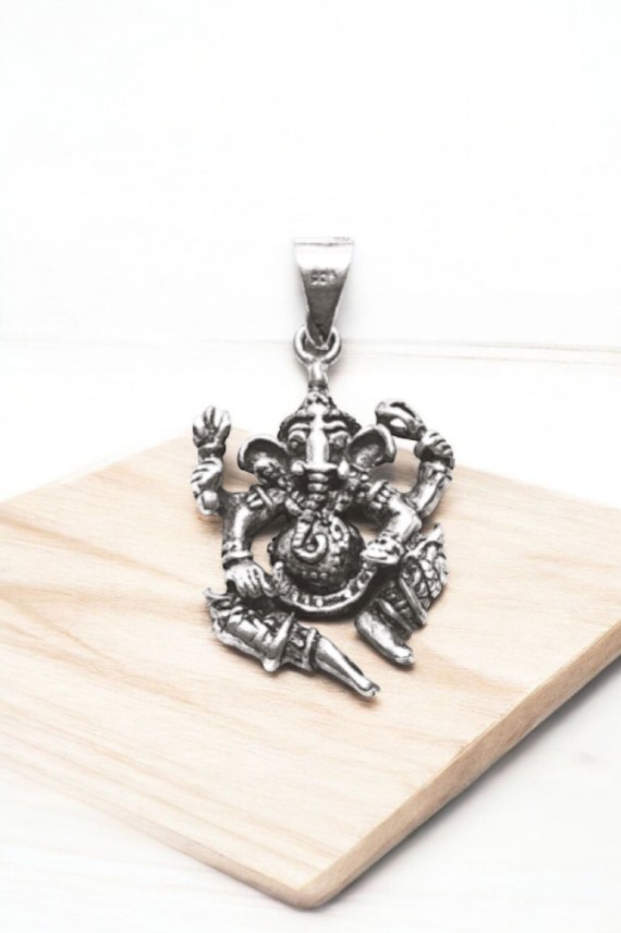 "Colgante Ganesha de plata de ley 925 artesanal de 3x2 cm, joya espiritual Samarkanda."