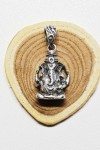"Colgante Ganesha de plata de ley 925 artesanal de 2.5 x 1.8 cm, joya espiritual Samarkanda."