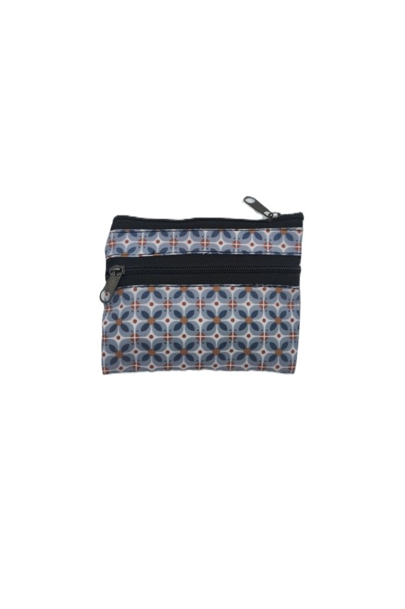 Monederos de tela con estampados geométricos en varios colores, cada uno con diseño compacto y doble cremallera.