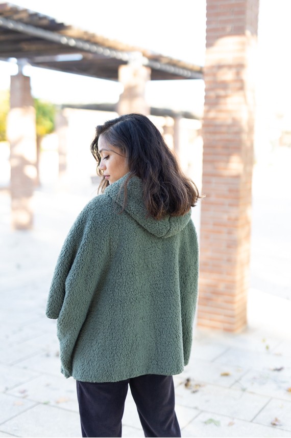 Abrigo poncho borreguito Dragons