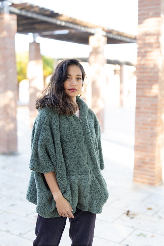 Abrigo poncho borreguito Dragons