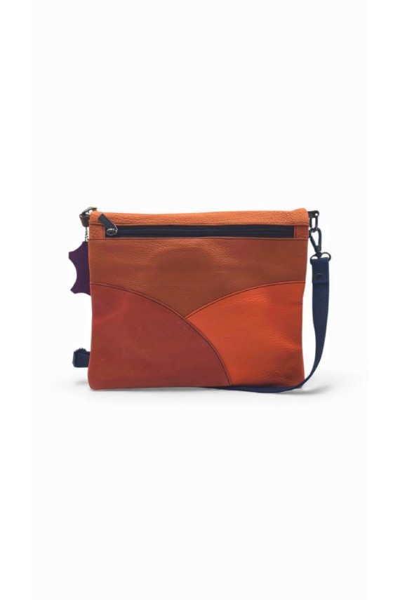 bolso reversible multicolor con diferentes combinaciones de colores y estampados.