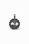 "Colgante de plata de ley 925 con símbolo Ohm y flor de loto, diseño circular artesanal de 3.2 cm."