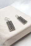 Pendientes de plata de ley 925 rectangulares con grabado geométrico frontal, joya artesanal Samarkanda.