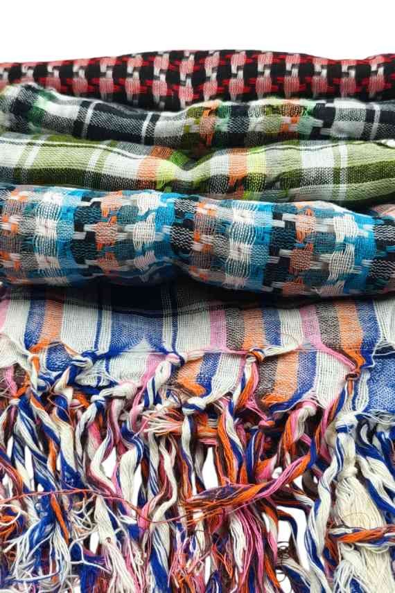 Pañuelo palestina de algodón artesanal multicolor con flecos, tejido en telar manual estilo boho Samarkanda.