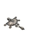 Colgante artesanal en plata de ley 925 con acabado antiguo y motivos de espirales étnicas.