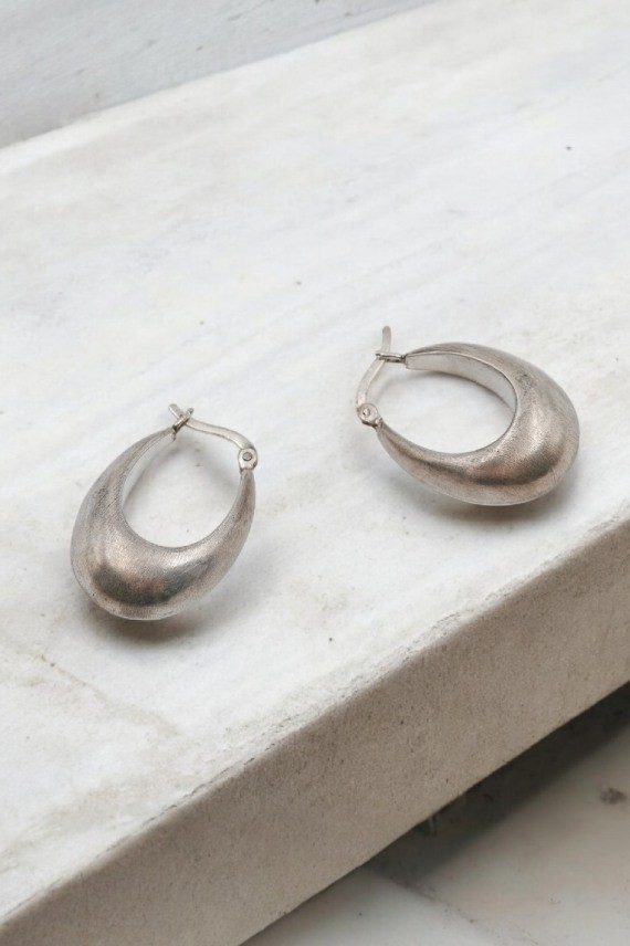 Pendientes de aros Bali gruesos en plata de ley con acabado brillante, joya artesanal Samarkanda.