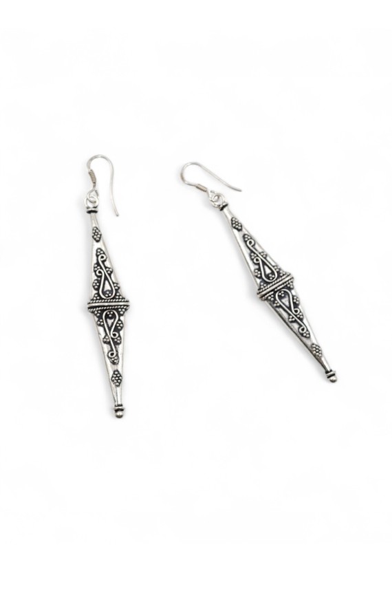 Pendientes cónicos en plata maciza de ley con diseño étnico tallado a mano, joya artesanal Samarkanda.