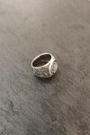 Anillo unisex de Plata de Ley con nudo celta central y grabados laterales artesanales