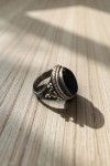 Anillo unisex de plata de ley 925 con piedra semipreciosa obsidiana y diseño artesanal