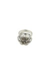 Anillo floral artesanal de plata de ley 925 con flor en relieve y grabados ornamentales