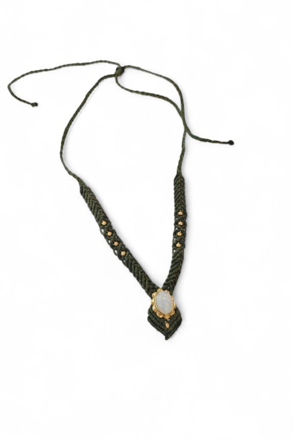 Collar de Macramé con Piedra Luna Natural