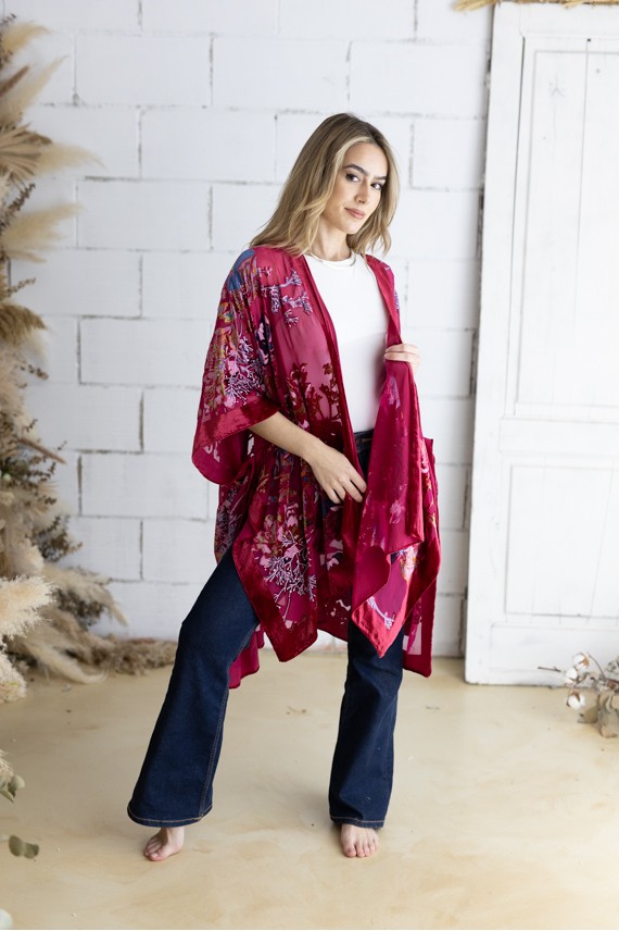 Kimono Boho Seda y Viscosa con Flores en Terciopelo