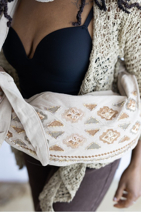 Bolso Boho Lino Bordado con Lentejuelas y Asa Regulable