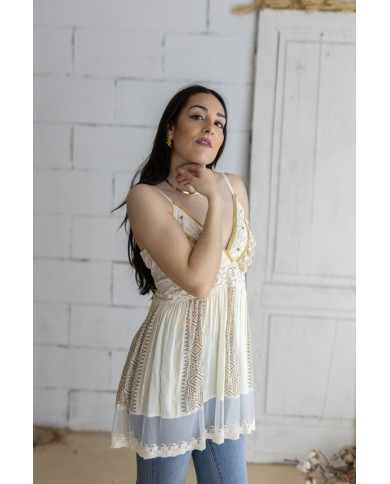 Blusa Boho Fluida con Hilo Dorado y Puntilla