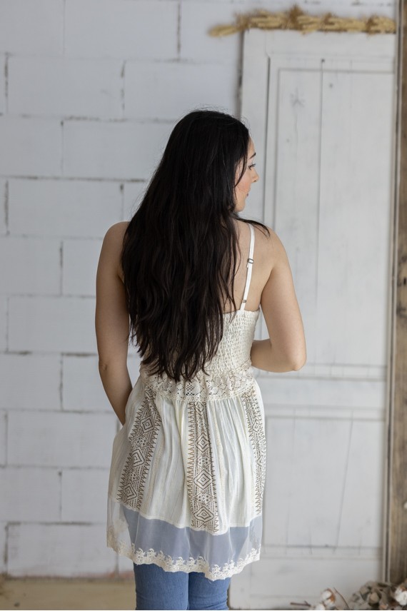 Blusa Boho Fluida con Hilo Dorado y Puntilla