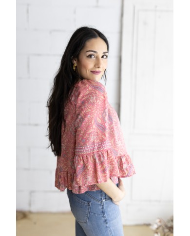 Blusa Boho Rosa Estampado Sari con Volantes