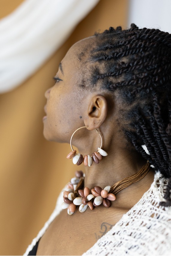 Pendientes Conchas Flor de Mar Tonos Tierra