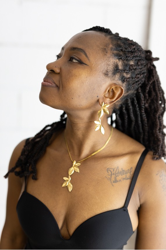 Conjunto Hojas de Oro Pendientes y Collar