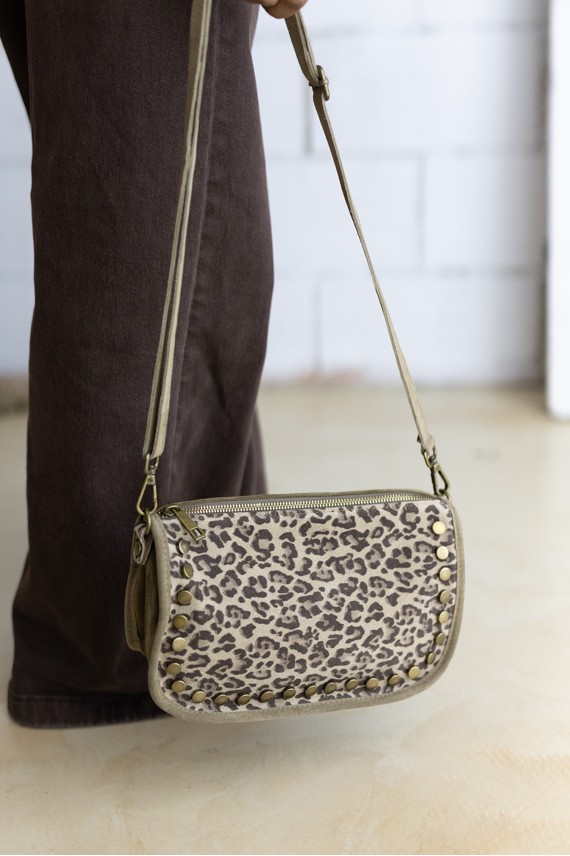 Bolso Bandolera Ante Sostenible Leopardo Tachuelas