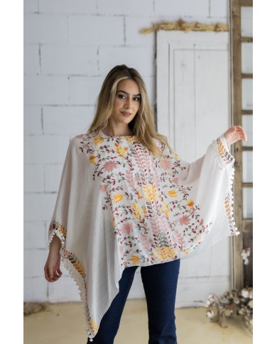 Blusa Poncho Bordada de Algodón Blanca y Nude