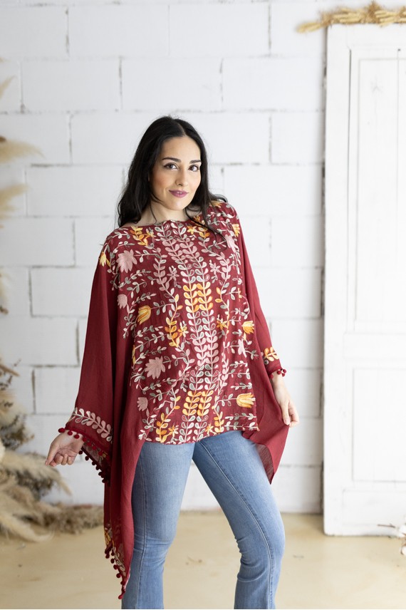 Blusa Poncho Bordada Algodón Burdeos