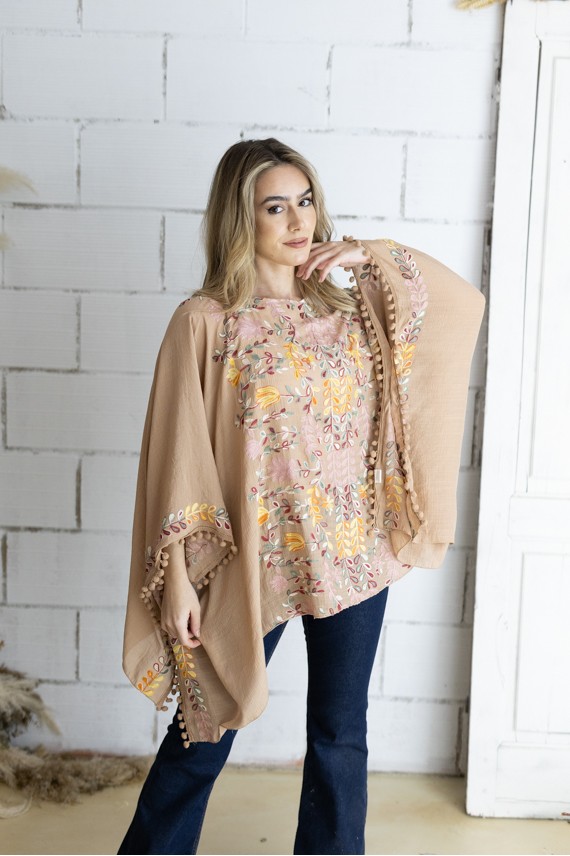Blusa Poncho Bordada Algodón Camel