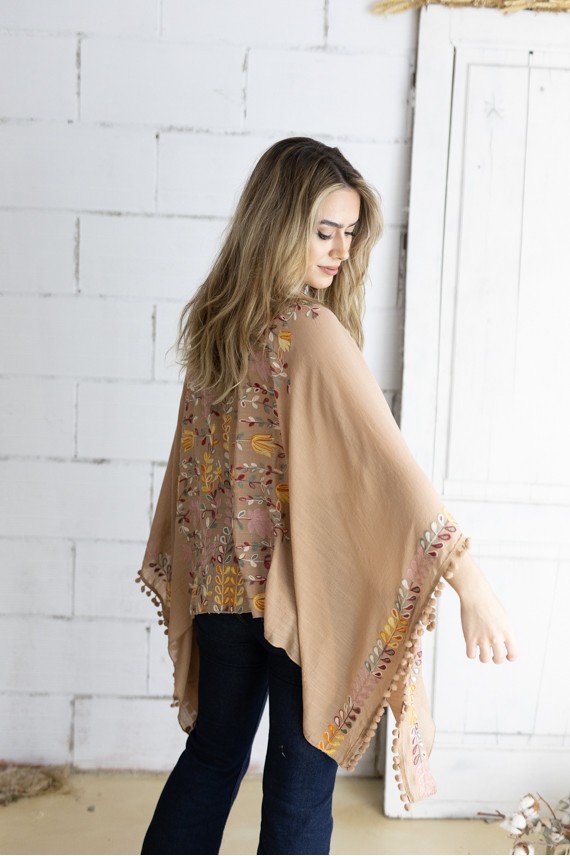 Blusa Poncho Bordada Algodón Camel