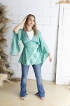 Blusa Apsara Verde Cinturón y Mangas Asimétricas