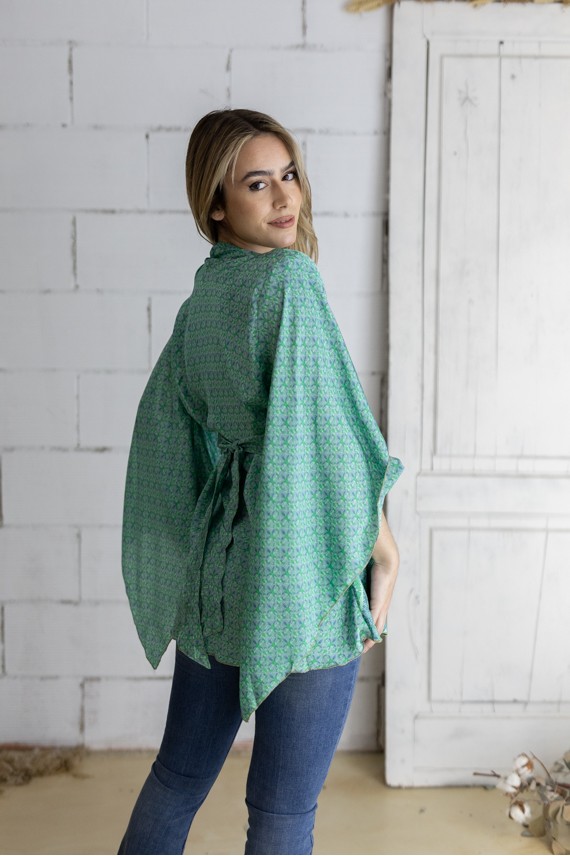 Blusa Apsara Verde Cinturón y Mangas Asimétricas