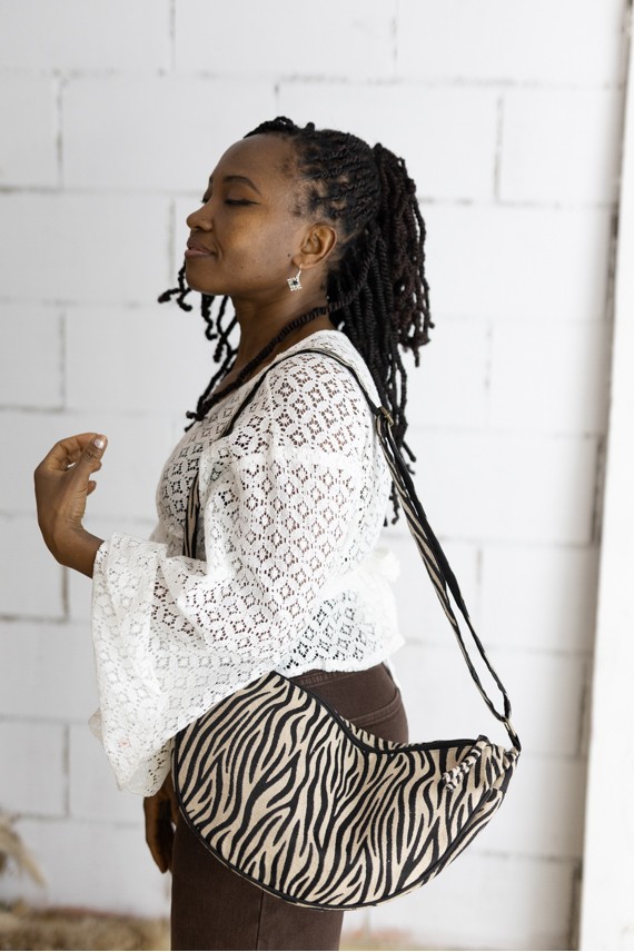 Bolso Algodón Media Luna Animal Print Cebra