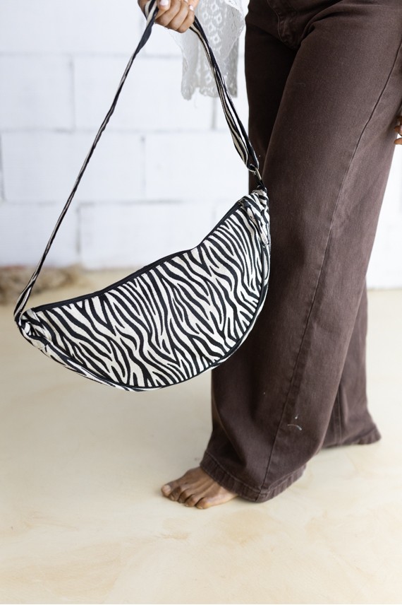 Bolso Algodón Media Luna Animal Print Cebra