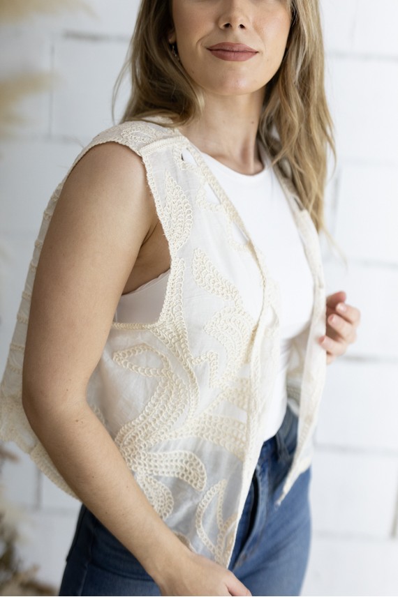 Chaleco algodón velado bordado floral nude