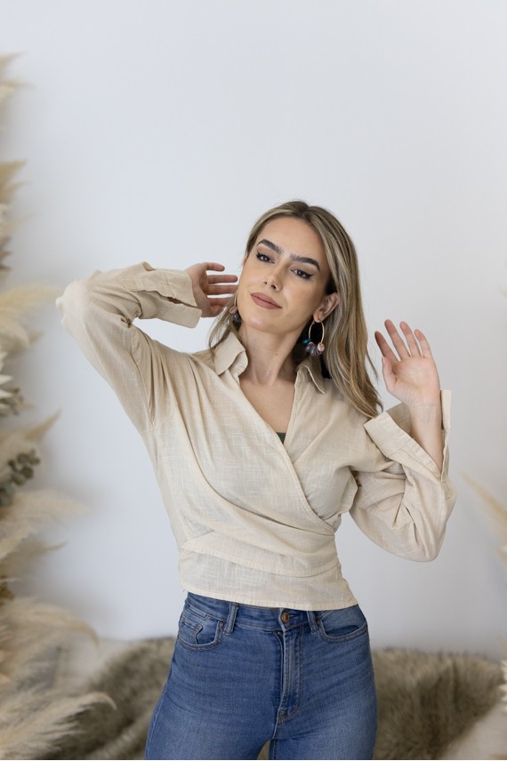 Camisa Cruzada de Lino Estilo Pareo con Lazo Ajustable