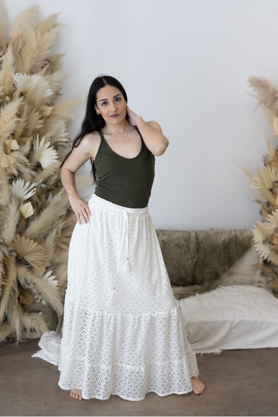 Falda Larga Encaje Blanco Bordado Floral y Vuelo