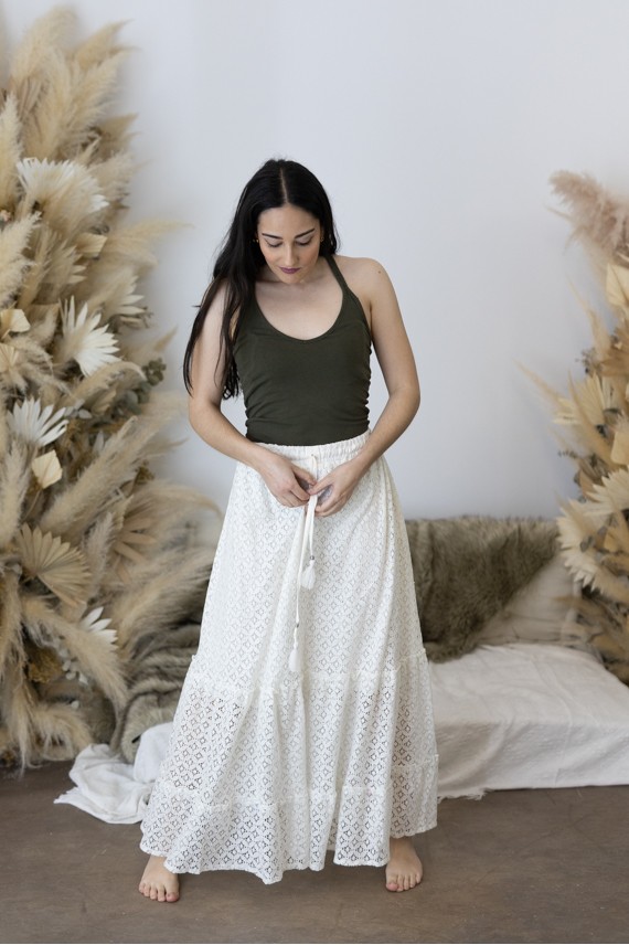 Falda Larga Encaje Blanco Bordado Floral y Vuelo