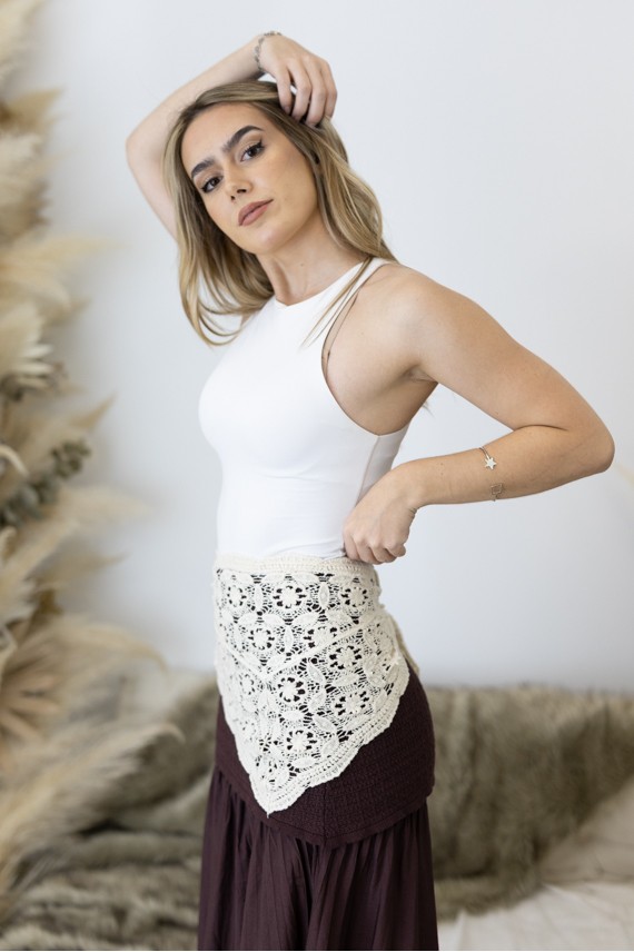 Pareo de Algodón Crochet Floral Triangular Beige