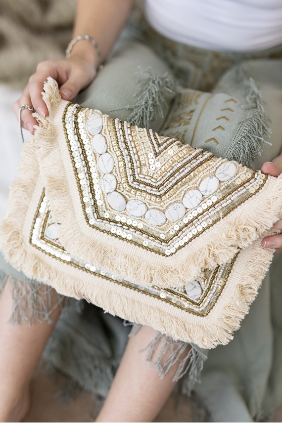 Bolso Cartera Algodón y Rafia con Flecos y Pedrería