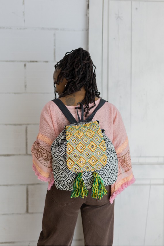 Mochila Jaipur Tribal Algodón Bordados y Borlas