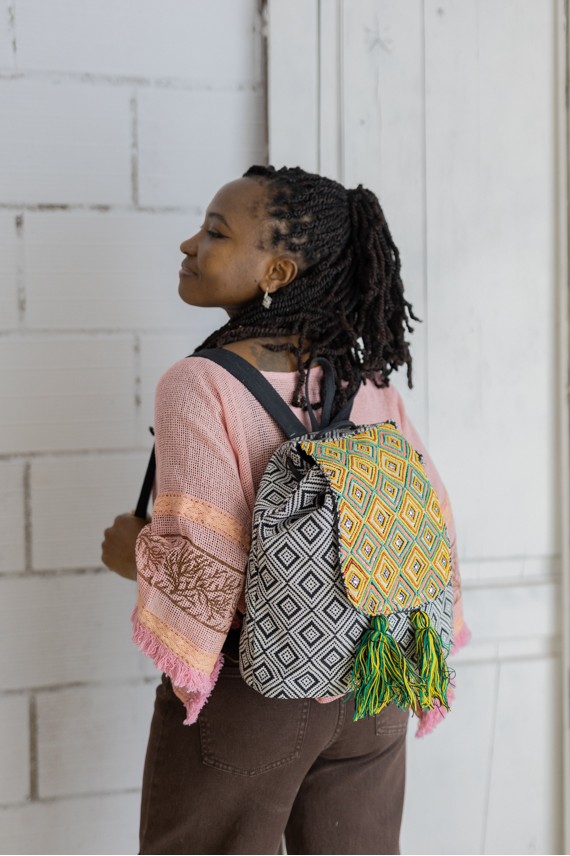 Mochila Jaipur Tribal Algodón Bordados y Borlas