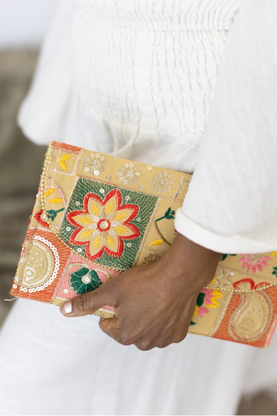Bolso Clutch Invitada Banjara Camel Bordado Abalorios