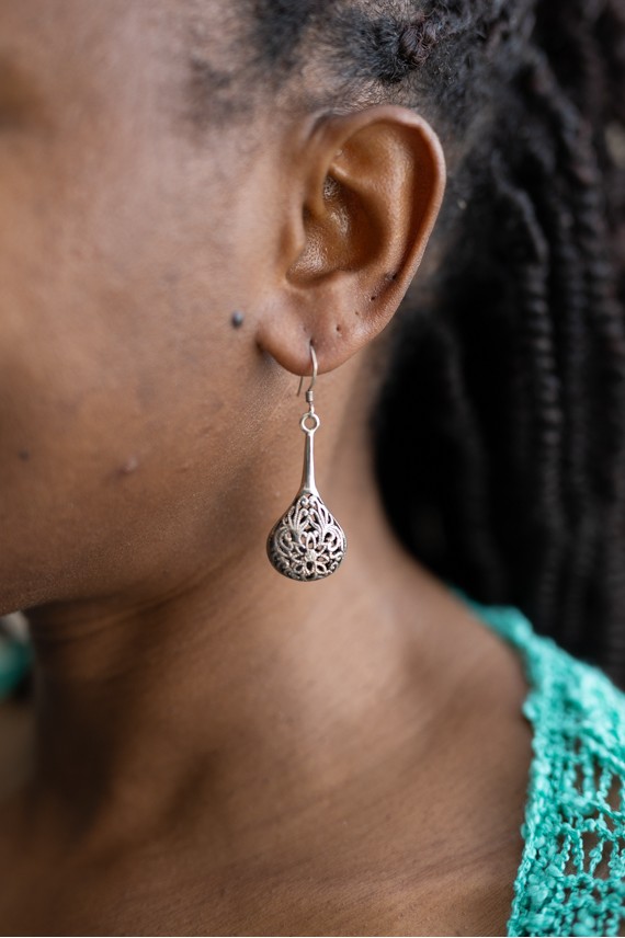 Pendientes Plata Gota Floral Calada