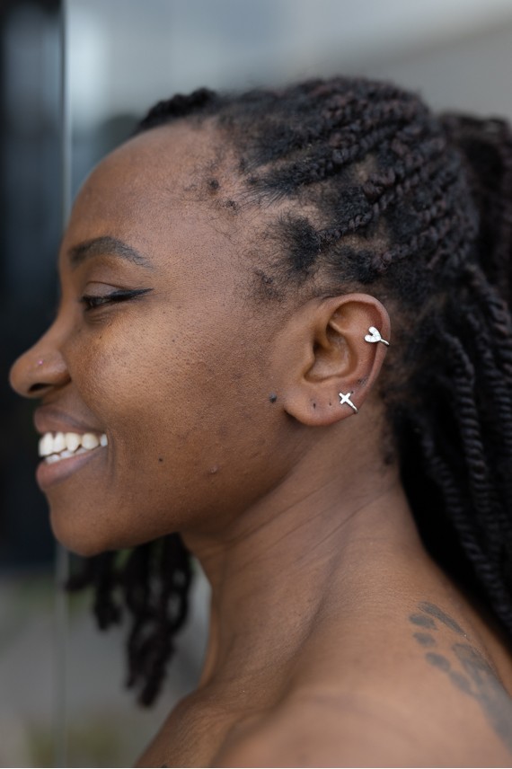 Pendiente Ear Cuff Plata de Ley con Cruz