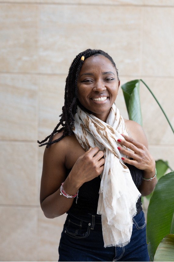 Fular de Viscosa Estampado Étnico Beige