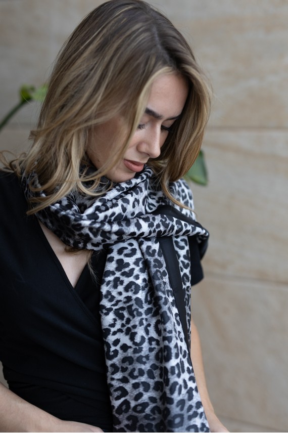 Pañuelo Pareo Satinado Animal Print Seda Feel