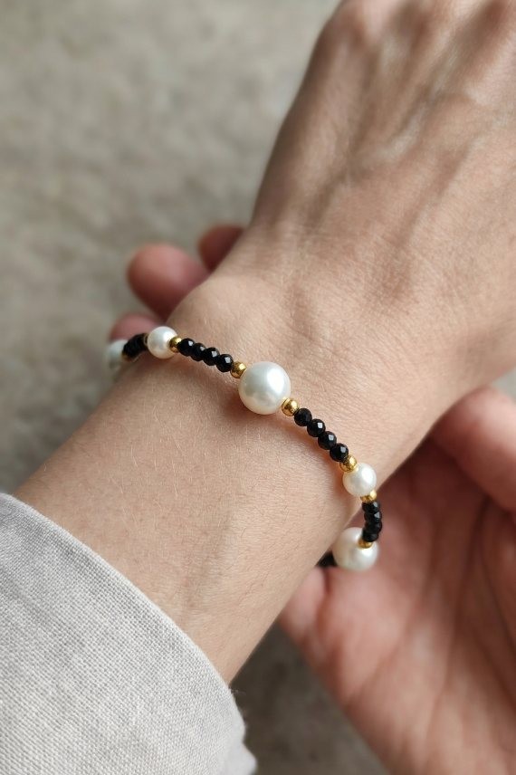 Pulsera Perlas y Piedras Cristalizadas