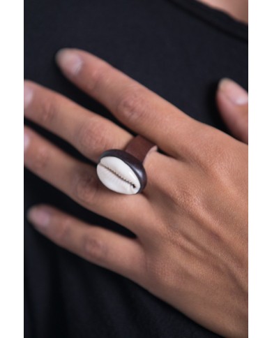 Anillo Cuero Nature Cauri Africana