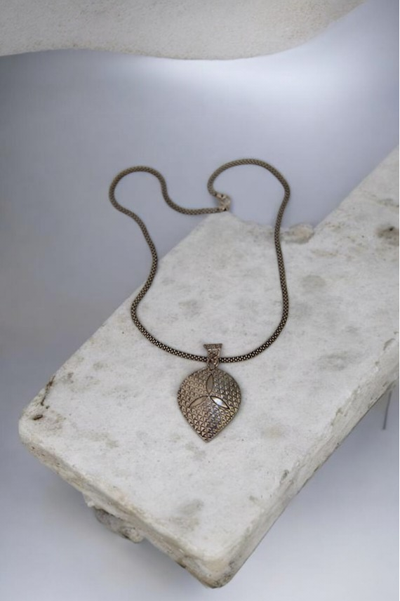 Colgante Niigata Lágrima Corazón Sagrado