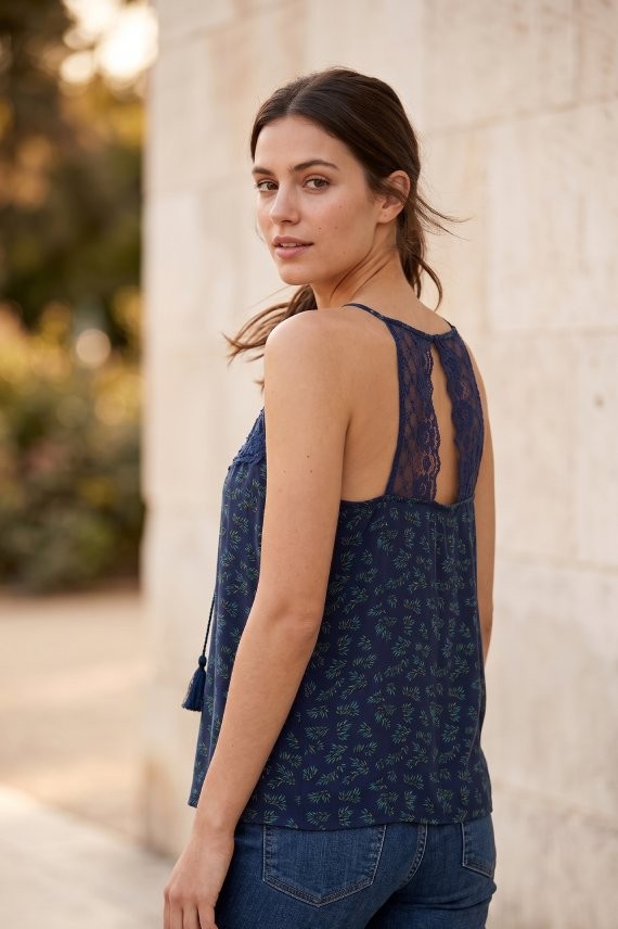 Top Viscosa Estampado con Encaje
