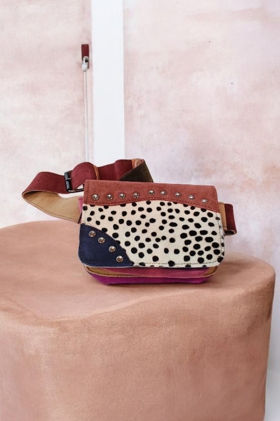 Riñonera Piel Lizbetli Animal Print Topos negros By Soruka